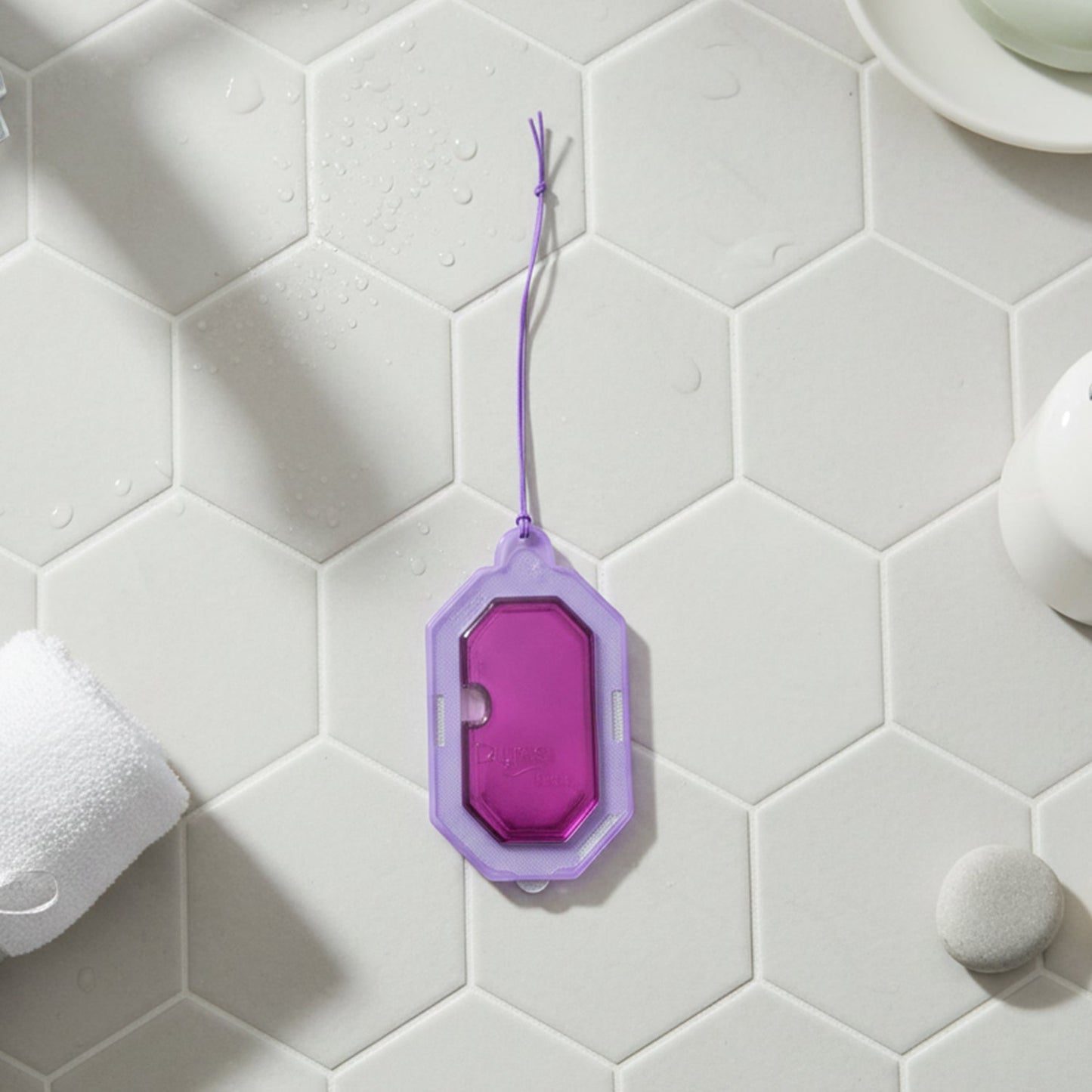 Hanging lavender bathroom fragrance gel